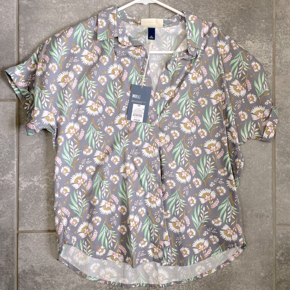 Short sleeve floral button up